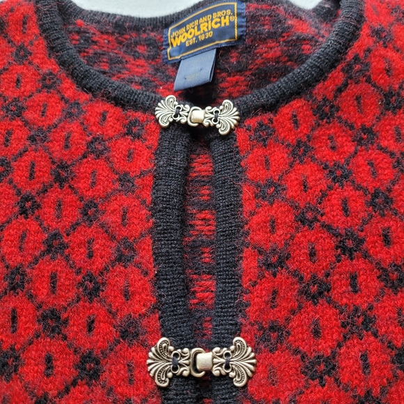 Woolrich Women's Cardigan Sweater 100% Wool Metal Clasp Sz XL Ruby Red VTG Japan - Picture 4 of 9